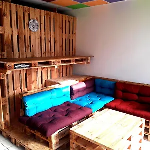 Hotel Fox Box I Capsule